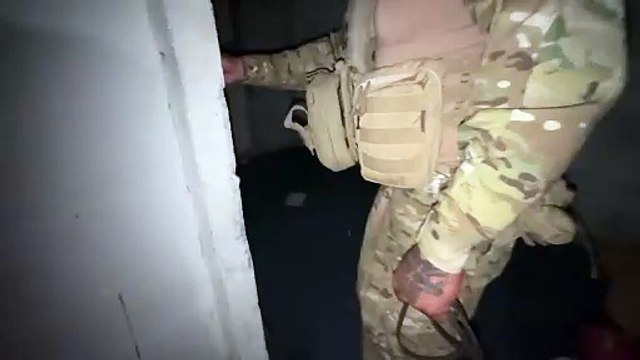 Foragido e outros alvos são presos em conjunto habitacional de Salvador