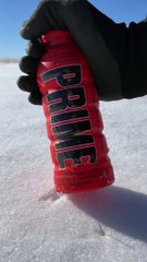 NOW_this_is_how_you_make_a_PERFECT_RED_SNOWBALL!!_#shorts(720p)