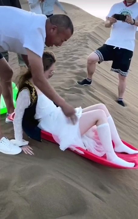 The beautiful Kumtag Desert️ #china #kumtag #kumtagdesert