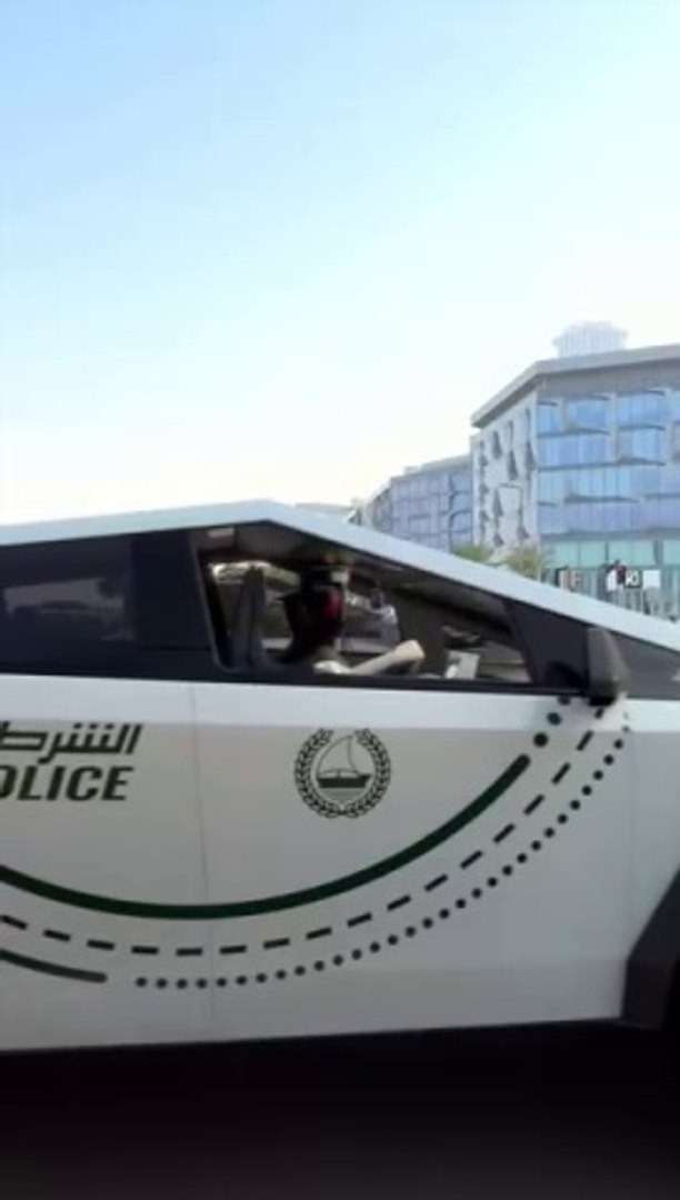 ⁣TESLA CAR DUBAI POLICE