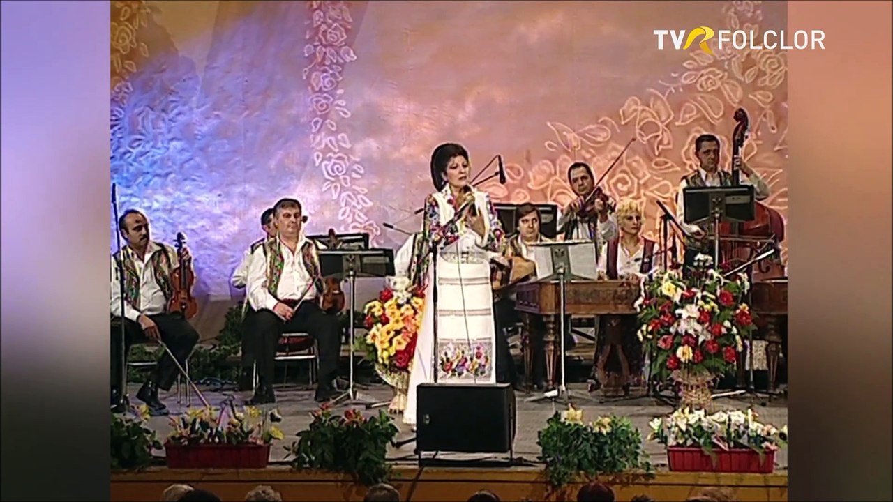 Irina Loghin - Colaj folcloric (Spectacol aniversar Ionela Prodan - Tezaur folcloric - arhiva TVR)