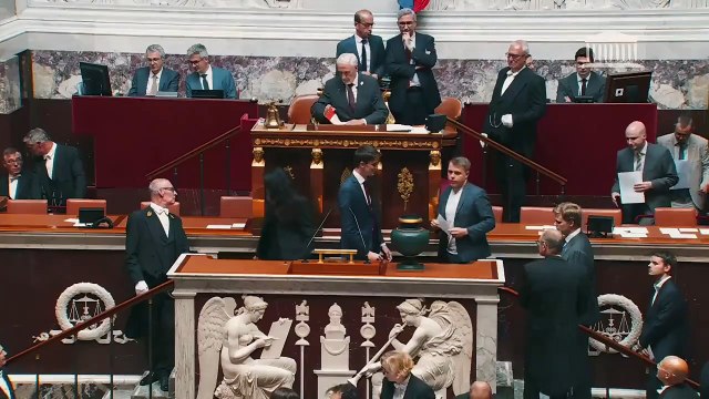 Entre manque de respect et impolitesse, Sandrine Rousseau et Louis Boyard refusent de serrer la main du benjamin de l'Assemblée, Flavien Termet du RN