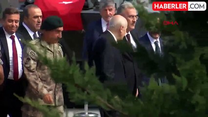 Bahçeli'nin elini öptüğü için tartışılan Özel Harekat Başkanı Karadeniz sessizliğini bozdu