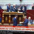 Un député du NFP fait un pierre-feuille-ciseaux au lieu de serrer la main à un député RN