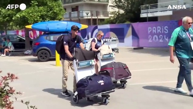 Parigi 2024, l'arrivo dei primi atleti al villaggio olimpico