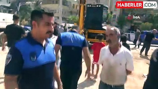 Zabıta ile seyyar satıcı arasında tekme tokat kavga! 15 kişi hastanelik oldu