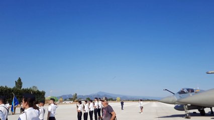 Quatre Rafale survolent la Base Aérienne 115 d'Orange-Caritat