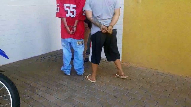 Homens são presos com revólver e drogas em Cascavel
