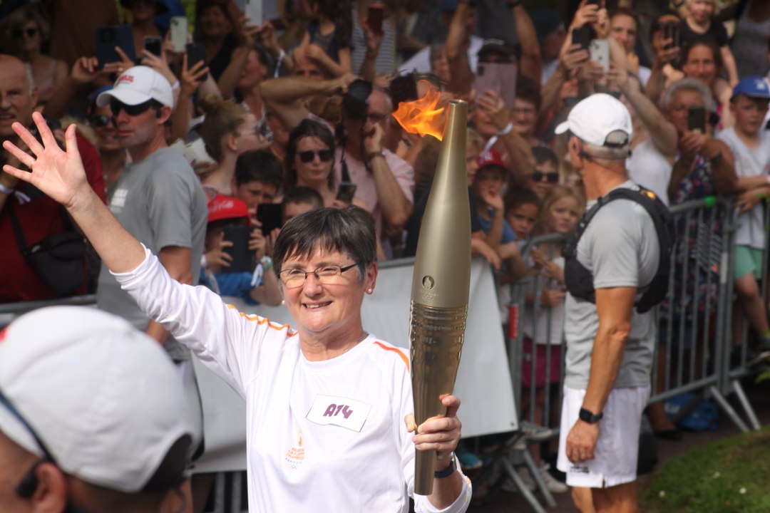JO de Paris 2024 : dans l'Oise, la flamme olympique a embrasé l'un des plus beaux villages de France