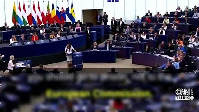 Ursula von der Leyen 401 evet ile yeniden AB Komisyonu Başkanı seçildi