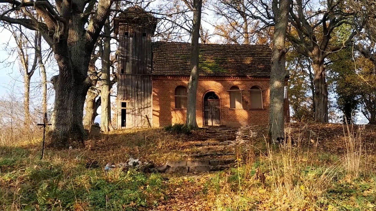 OPUSZCZONA WIEŚ BRZEŹNICA