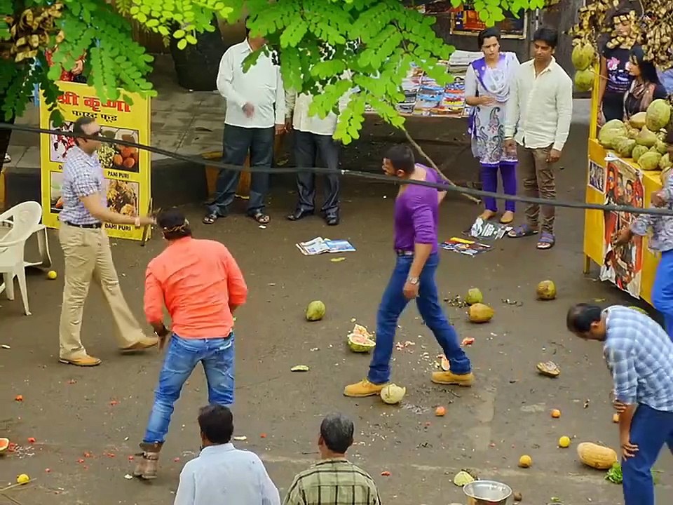 Ajay Devgan and Sonakshi action movie scene