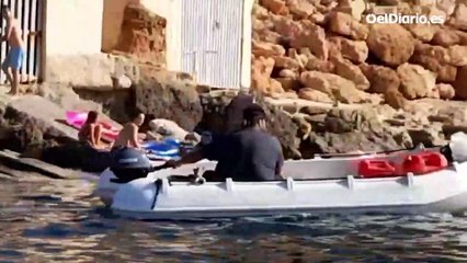 Un hombre se salta la orden de alejamiento de una bahía dónde lleva a cabo prácticas ilegales