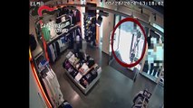 Torino, ruba il bancomat ad un'aziana e va all'outlet a fare acquisti: arrestato