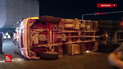 Batman'da odun yüklü kamyon devrildi: 2 yaralı