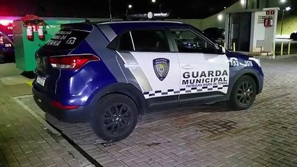 5 minutos sem perder a amizade: jovens saem no soco e pedem socorro na base da GM