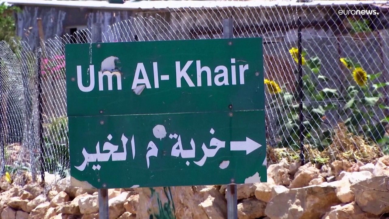 فيديو: اعتداءات المستوطنين المستمرة وهدم المنازل تحول حياة الفلسطينيين إلى جحيم بالضفة الغربية