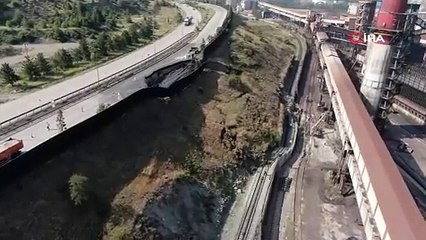 Karayolu çöktü, yol trafiğe kapandı