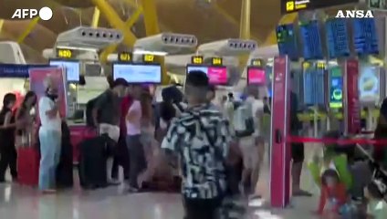 Download Video: Da Hong Kong a Milwaukee, disagi negli aeroporti per un tilt informatico