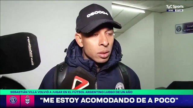 Los malabares de TyC Sports para entrevistar a Villa, sin hablar de su condena: Dijiste que venías como el Ave Fénix...