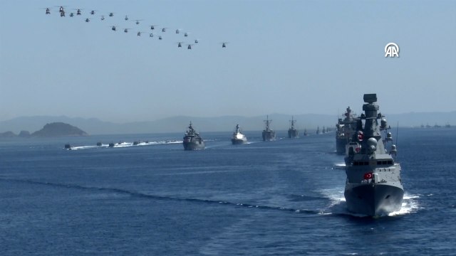 MSB'den İstanbul'un fethi de yer alan Kıbrıs Barış Harekatı geçit töreni videosu