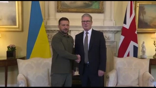 Zelensky ricevuto dal premier britannico Starmer a Downing Street