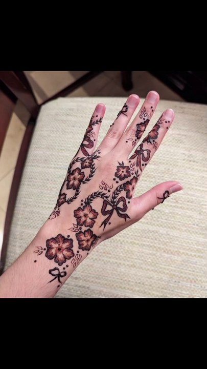 Beautiful mehndi design 