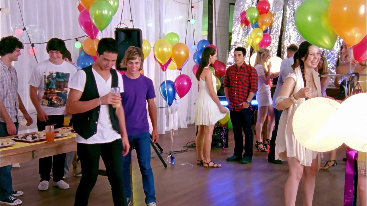 Lightning Point - 1x10 Un cercle d'amis