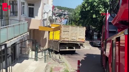 Beşiktaş'ta kamyon binaya çarptı