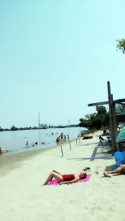 Žurka na plaži Oficirac Petrovaradin