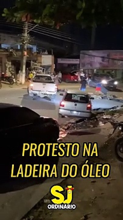 Moradores do São Jorge protestam por falta de água no bairro