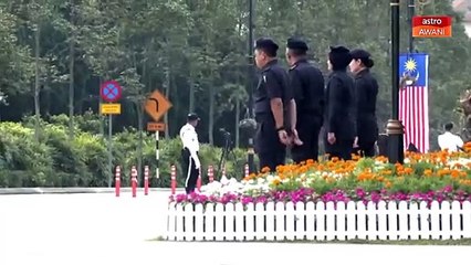 Raja Bahrain Sheikh Hamad tiba di Istana Negara