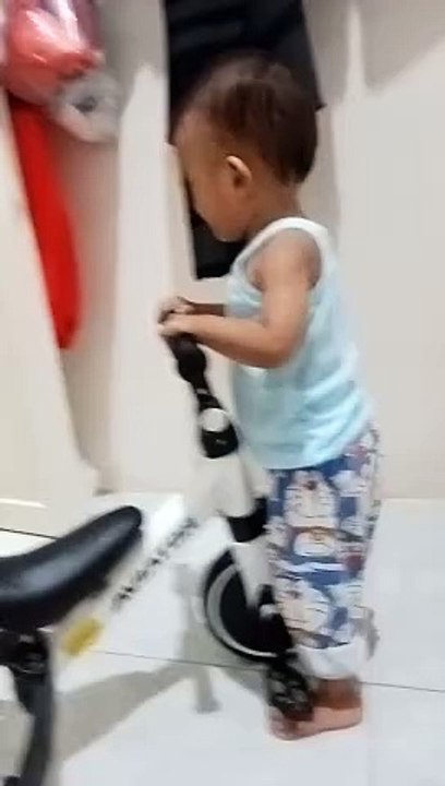 Playing bycicle