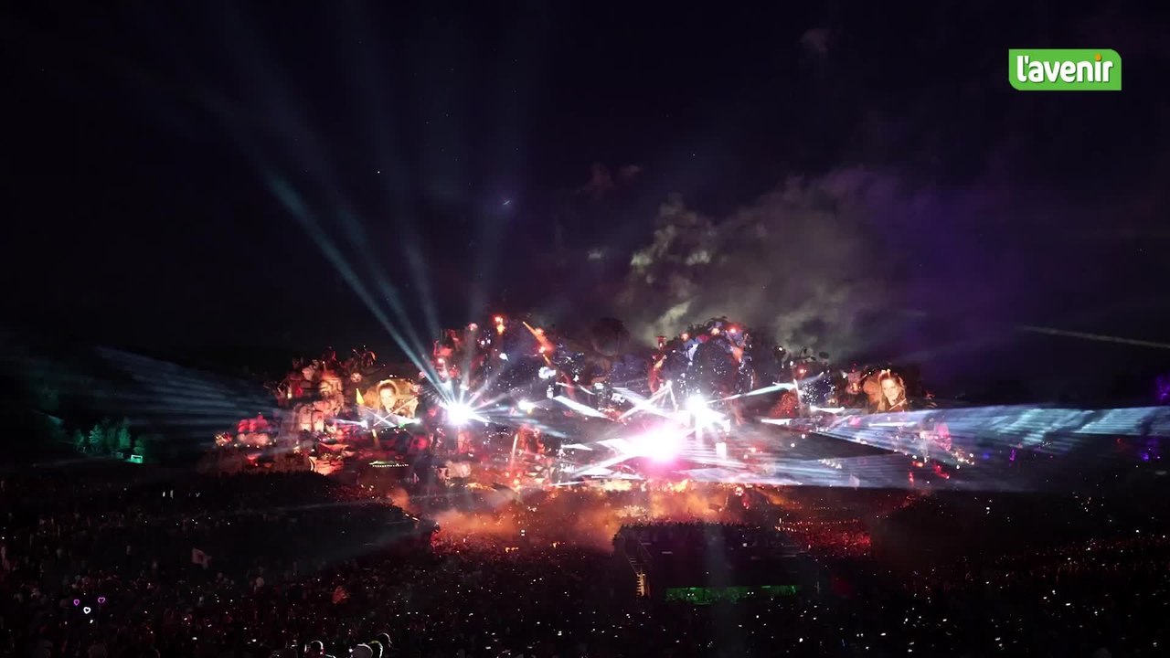 La magie du festival Tomorrowland une fois la nuit tombée