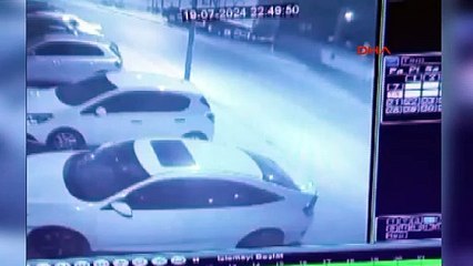 Ehliyetsiz sürücü ‘dur’ ihtarına uymadı polise çarptı!