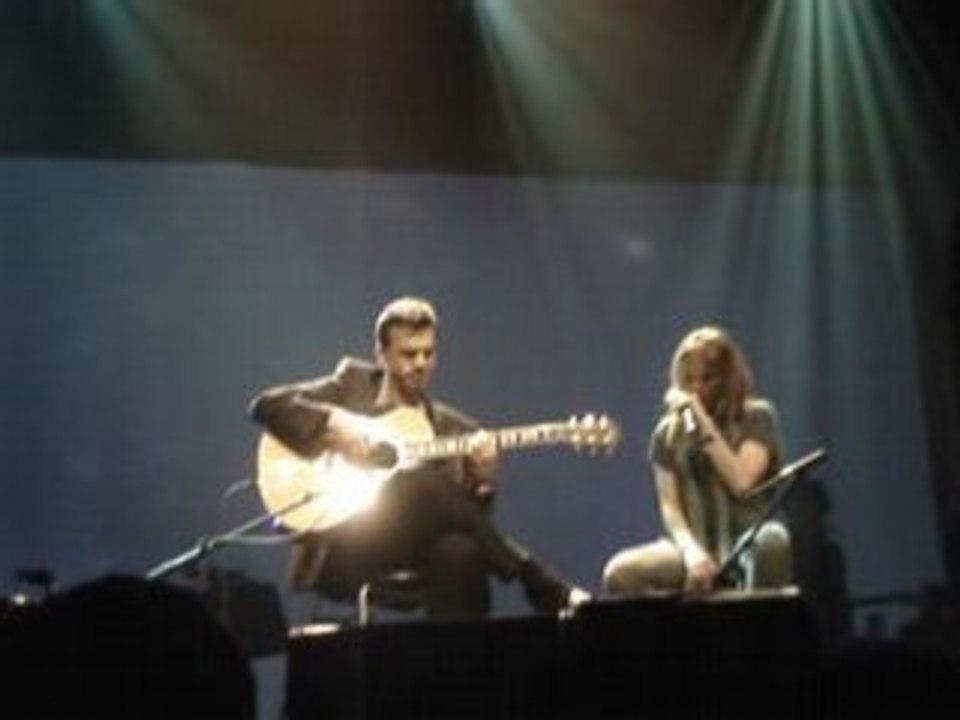 Autour de la Guitare Claire Keim SOmetimes it snows in April