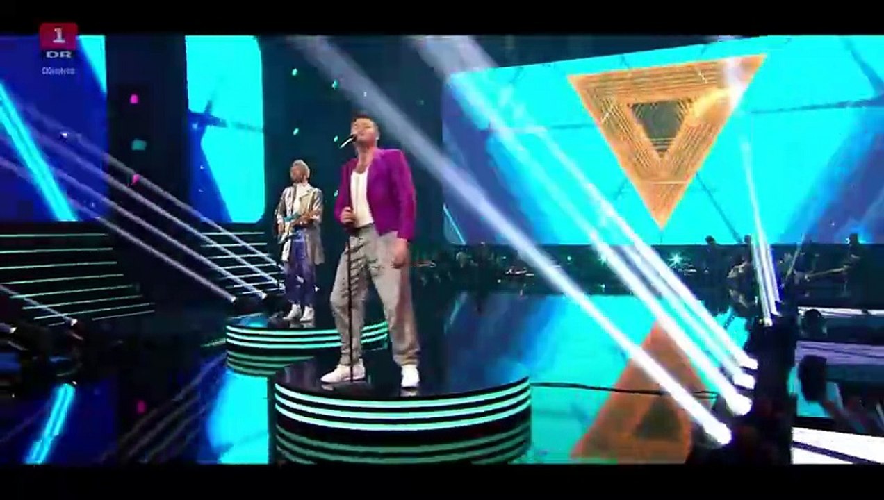Fyr & Flamme - 'Øve os på hinanden' | Dansk Melodi Grand Prix 2021 | DR1