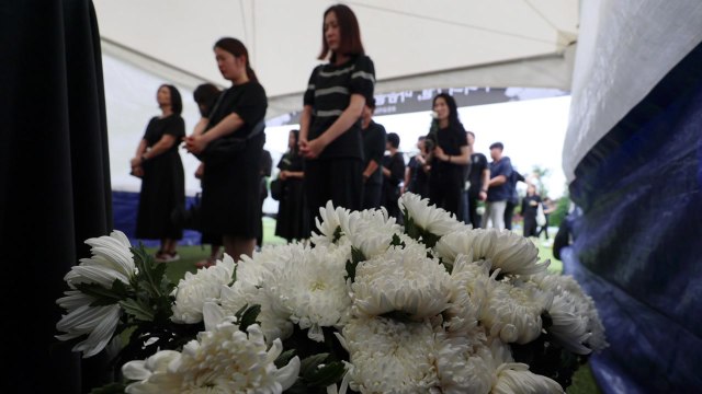 서이초 교사 1주기 추모 행사... 평화롭길 기도한다 / YTN