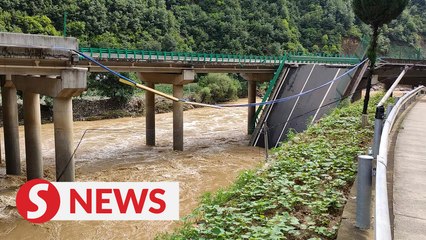 11 dead after bridge collapses in northwest China