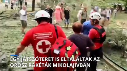 Három halottja van az ukrajnai Mikolajiv lakóövezetére mért orosz csapásnak