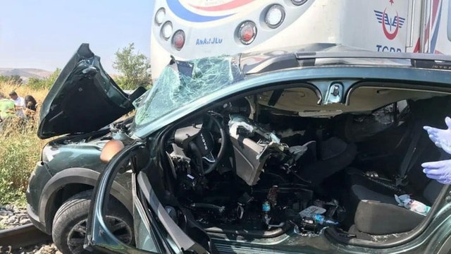 Hemzemin geçitte facia: Bir aile yok oldu