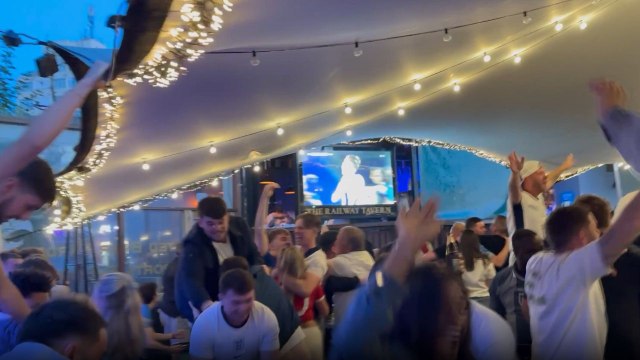 England fans erupt with joy as Cole Palmer scores against Spain