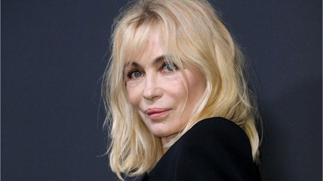 GALA VIDEO - Emmanuelle Béart complice avec son mari Frédéric Chaudier : leur soirée romantique à Nîmes