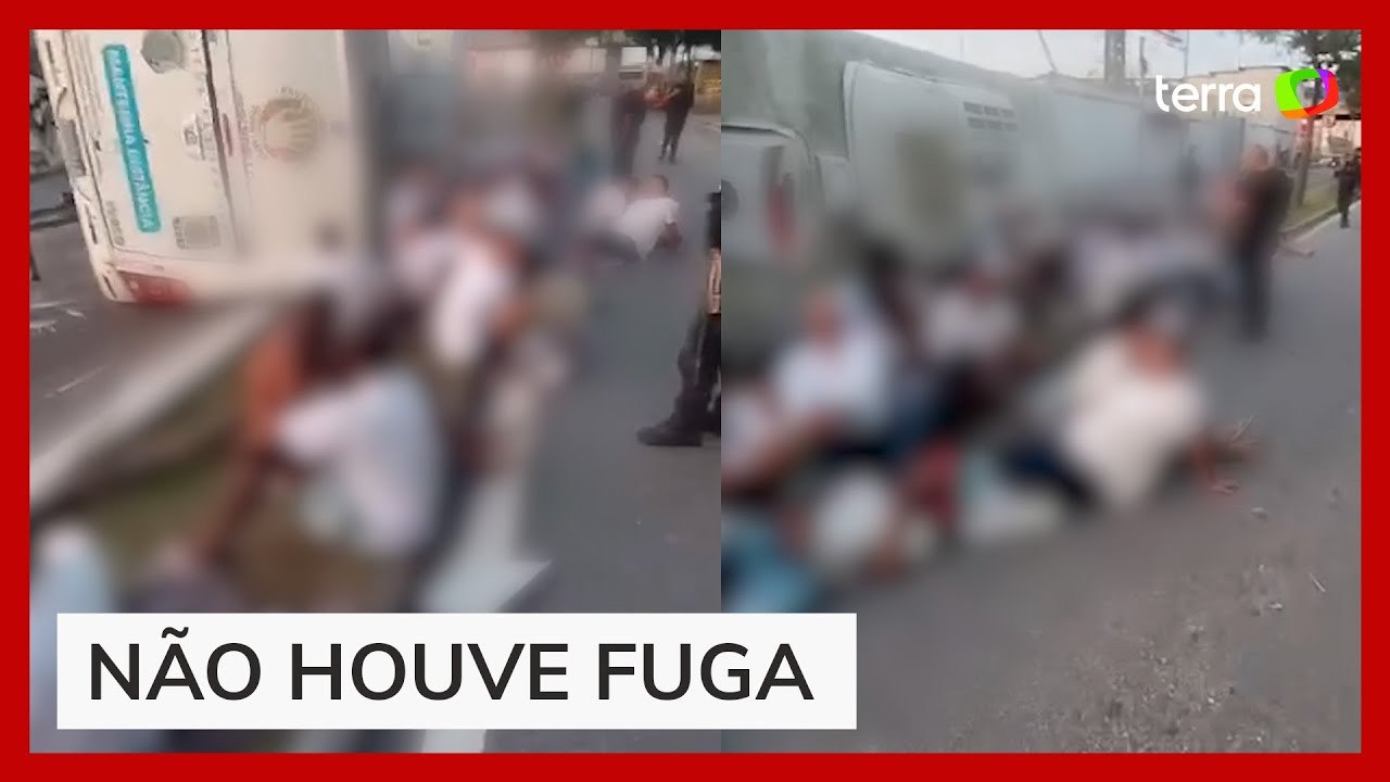 Ônibus que transportava detentos capota deixand...