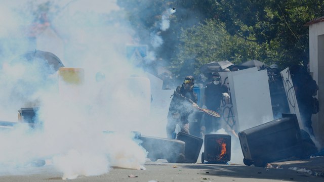 La Rochelle : 400 « black blocs » à la manifestation contre les mégabassines, des blessés lors d'affrontements
