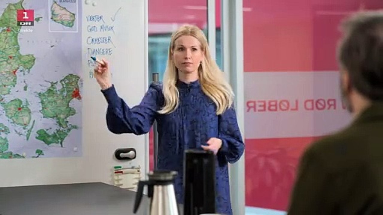 Værter er Tina Müller og Martin Brygmann samt kapelmester er Peter Düring | Dansk Melodi Grand Prix 2021 | DR1