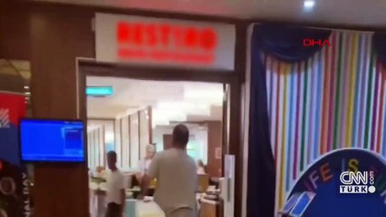 Antalya'da 5 yıldızlı otelin restoranında yataklı eylem