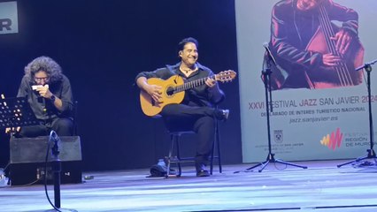 Antonio Serrano (armónica) y Niño Josele (guitarra) interpretan 'Entre dos aguas' en el Festival Internacional de Jazz de San Javier.