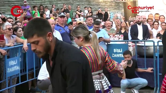 Şişli Belediye Başkanı Resul Emrah Şahan ve CHP Ankara Milletvekili Umut Akdoğan deyiş söylediler