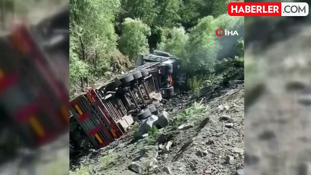 Tır sürücüsü yanmaktan son anda kurtuldu